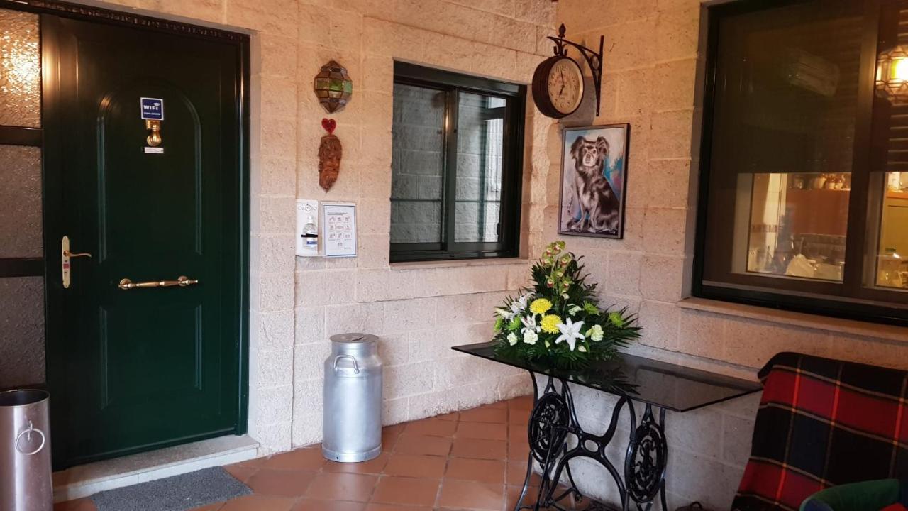 Albergue De Peregrinos Ultreia Et Suseia Albergue Sigueiro Exterior foto